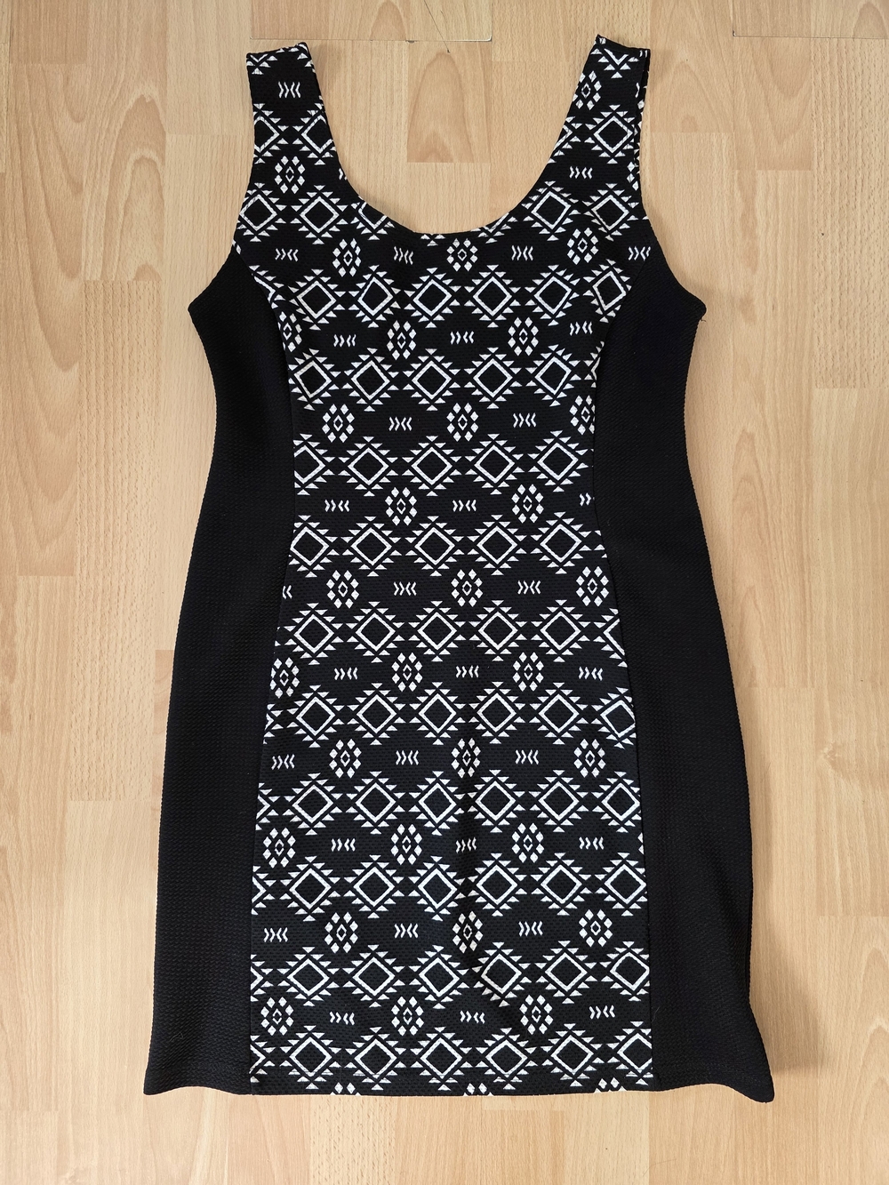 Black & White Patterned Sleeveless Bodycon Mini Dress